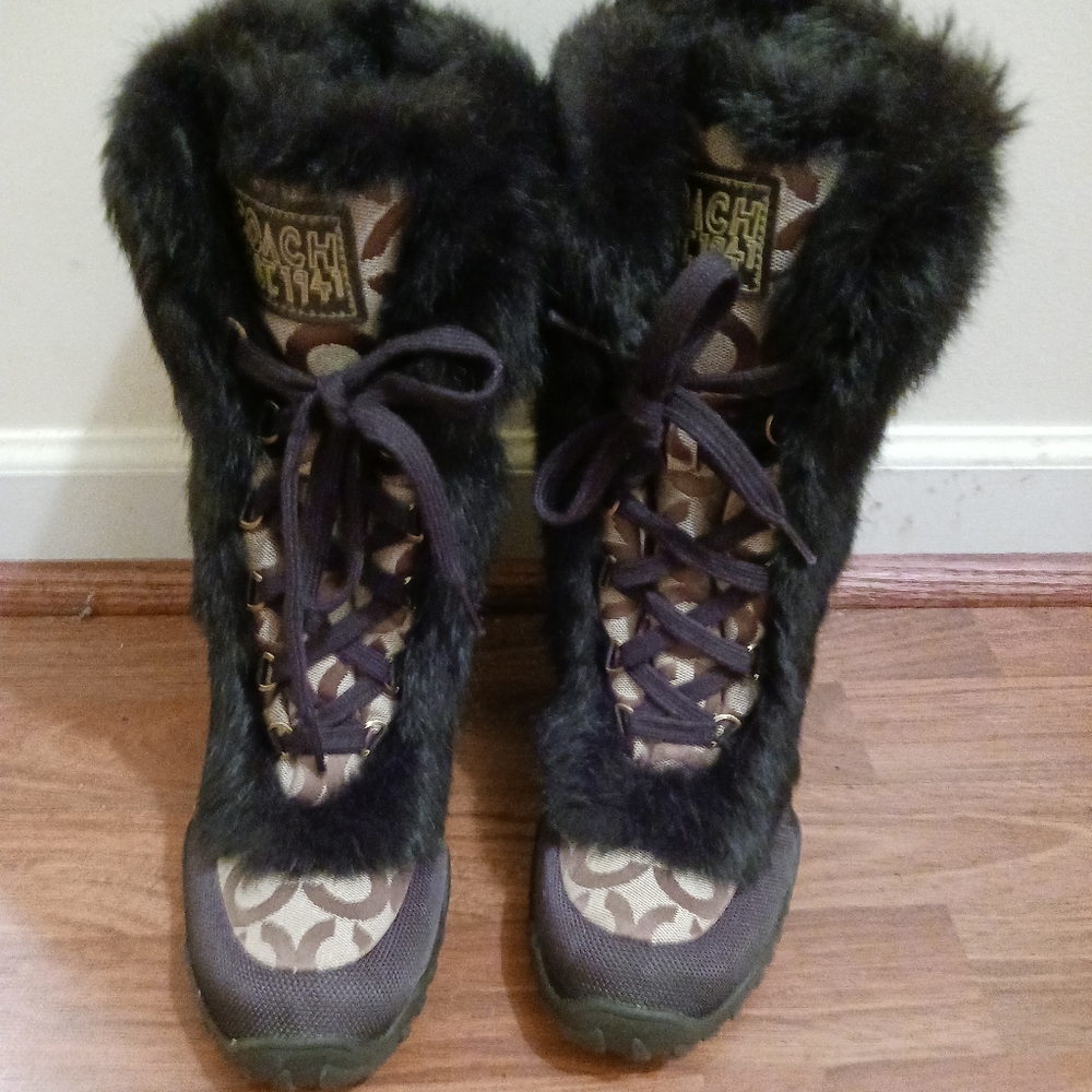 Authentic Coach boots with fur